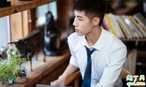 大学生一定要做白领吗 大学生毕业开火锅店赚钱吗