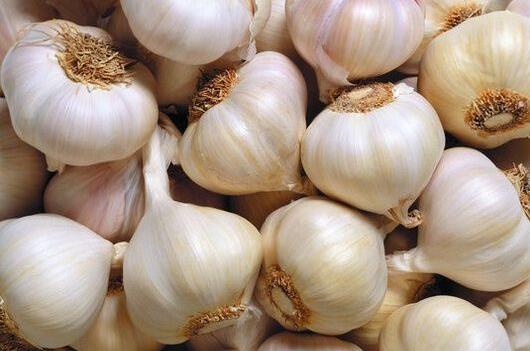 用刀怎么切蒜末才均匀 切完后手上还不会黏黏有臭味