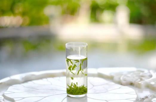 绿茶与红茶有什么区别？绿茶与红茶哪个更健康？