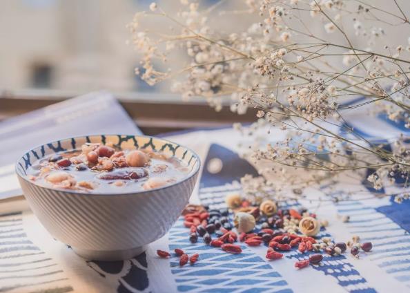 吃米饭和面食哪个更有营养？吃米养胃还是吃面更养胃？