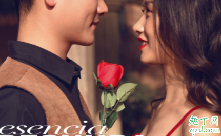 给女朋友买礼物花多少钱最好 和女生吃饭要不要全买单