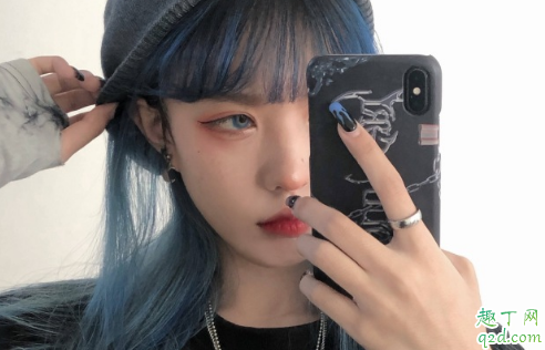 女上司喝酒后说亲我是喜欢我吗 女领导喝酒后要做我女朋友该当真吗