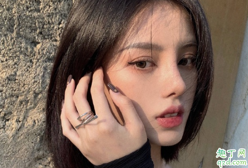 女上司喝酒后说亲我是喜欢我吗 女领导喝酒后要做我女朋友该当真吗