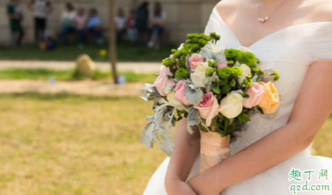 婚礼红包是当天发还是提前发 朋友结婚发红包好还是转账好