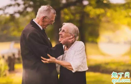 老夫老妻分床睡好吗 老夫老妻为什么不要分床睡