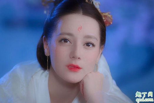 三生三世枕上书东华何时喜欢上凤九的 东华和凤九第一次圆房是哪世