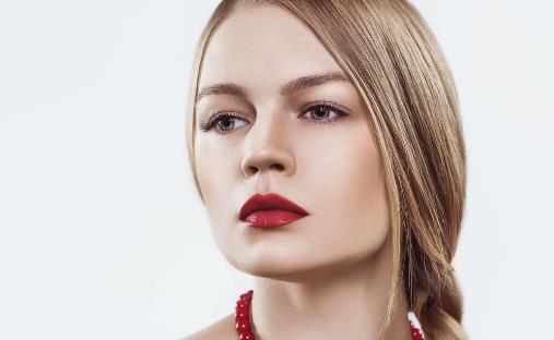 不同肤色穿衣颜色搭配技巧 不同穿搭穿出好气色