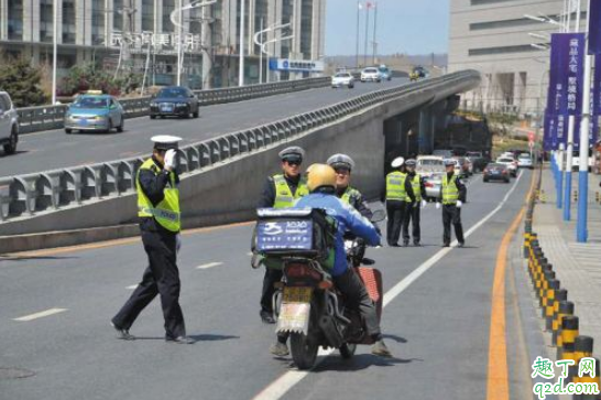 疫情期间汽车违章能查到吗 疫情期间汽车违章多久能查到