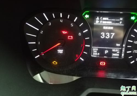 机油尺看不到机油还能开吗 不缺机油机油灯亮什么毛病