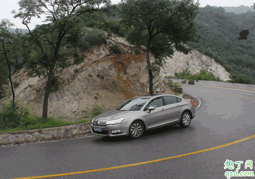 怎么开车不刮底盘 汽车底盘哪些零部件可能发生异响