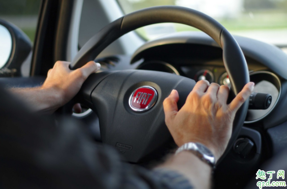 汽车机油尺有汽油味正常吗 为什么机油尺有汽油味