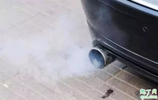 车内有汽油味车外没有是什么问题 汽车冷启动排气管有汽油味怎么回事