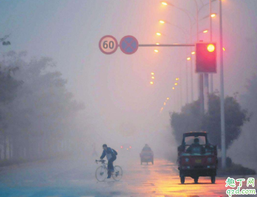 汽车雾灯为什么不选红色 汽车后雾灯不亮是什么故障