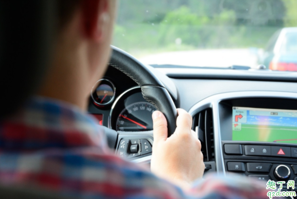 热车看机油尺是不是比冷车高 机油尺冷车在上限正常吗