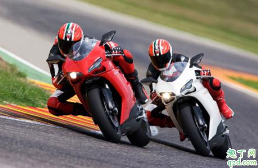 摩托车电喷的会比较省油吗 摩托车倒了过后漏油有关系吗