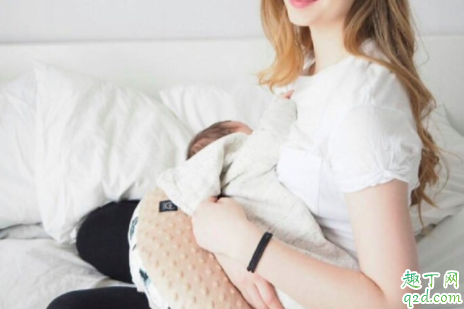 新手妈妈如何判断奶量够不够 为什么会奶量不足