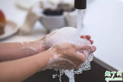 早上不洗脸对皮肤好是真的吗 早上洗脸流鼻血是什么原因