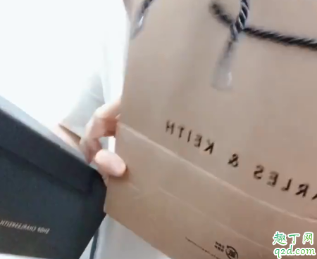 小ck腰包怎么看真假 小CK腰包真假对比图