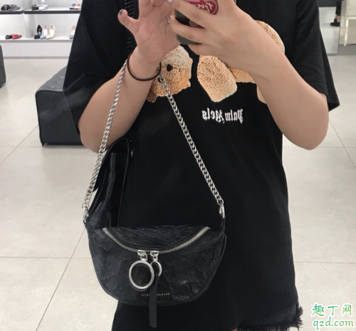 小ck腰包黑色值得买吗 小ck黑色腰包在哪买