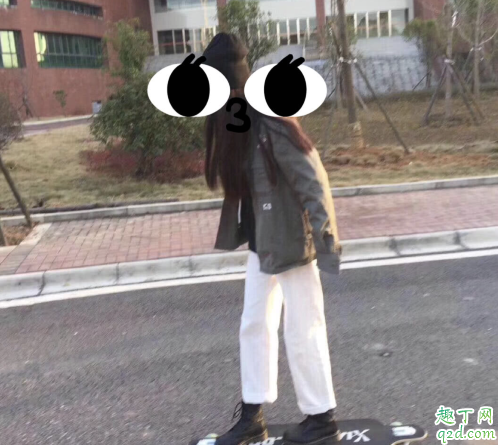 腿不直穿马丁靴好看吗 怎么穿马丁靴高显更显腿长