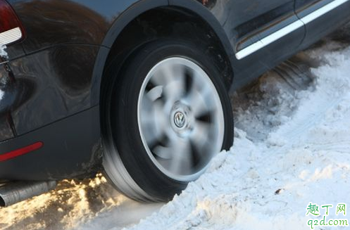 汽车防滑链伤轮胎吗 冬天用雪地胎还是防滑链