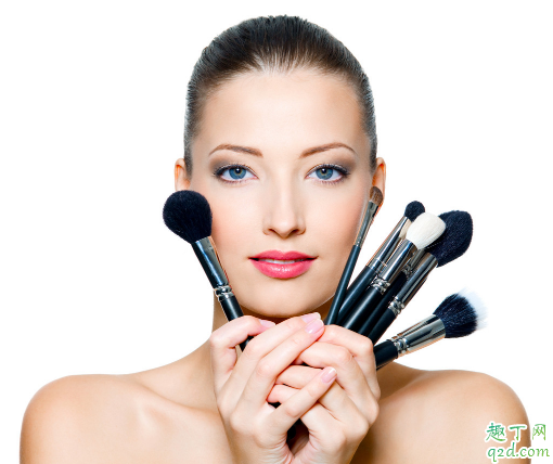 怀孕抹化妆品孩子能吸收到吗 怀孕抹化妆品会怎么样