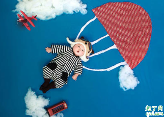 宝宝三个月头上还有头垢正常吗 头上的胎脂会自己掉吗