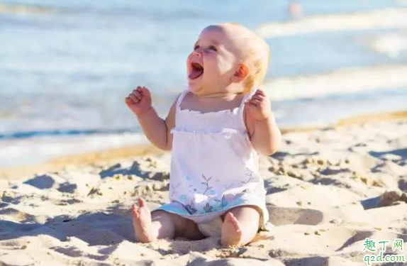 婴儿晒太阳必须直射吗 婴儿晒太阳是直射还是利用余光