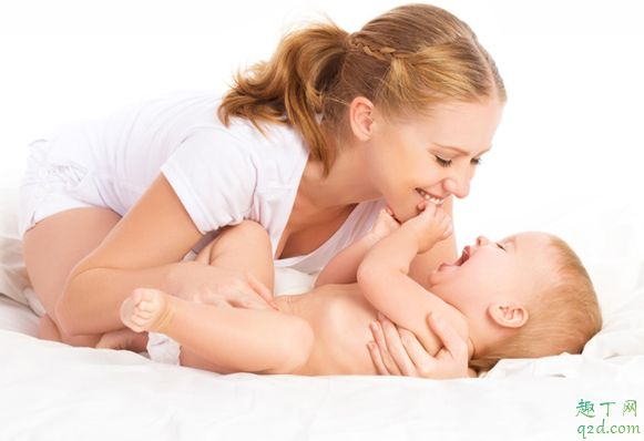 奶瓶开水烫可以消毒吗 奶瓶用什么消毒比较好