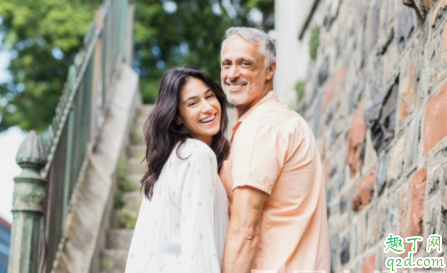 老牛吃嫩草有真爱吗 老牛吃嫩草有什么风险