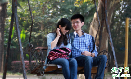 女人的哪些行为是在撩你 为什么有些女生一直想给我介绍女朋友