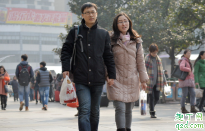 女人的哪些行为是在撩你 为什么有些女生一直想给我介绍女朋友