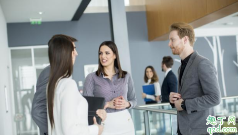 领导没下班自己可以走吗 下班后该不该接工作电话