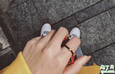 周六福转运珠戒指多少钱 周六福转运珠戒指值得买吗