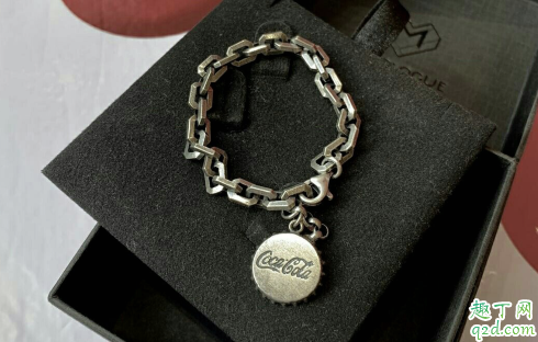 monologue可口可乐联名手链多少钱 周大福可口可乐手链什么材质