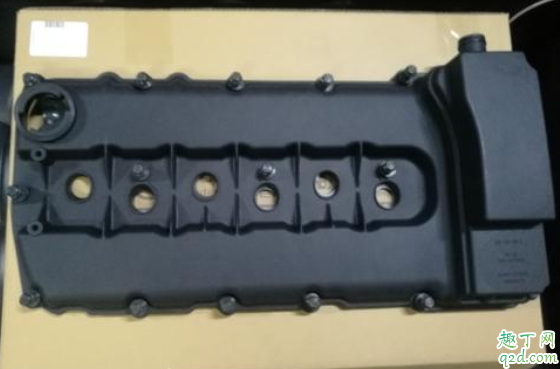 汽车发动机气门室盖漏油会少机油吗 发动机气门室盖要打胶吗