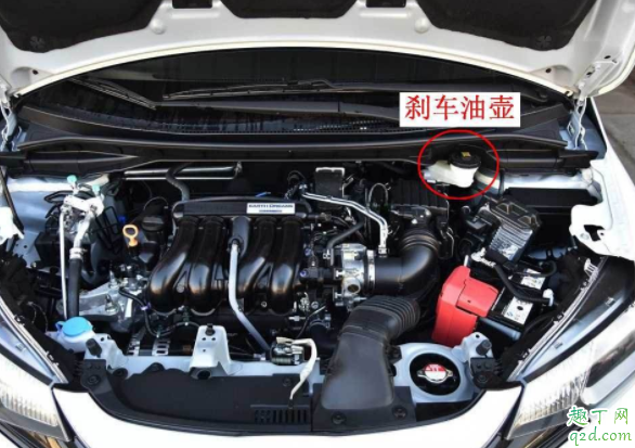 刹车油两年必须换吗 制动液报警了还可以行驶吗