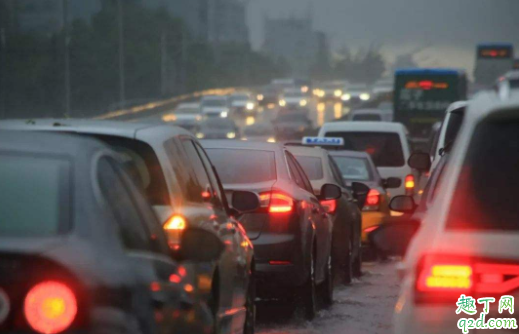 车子双闪什么时候用 雾天开车可以开双闪吗