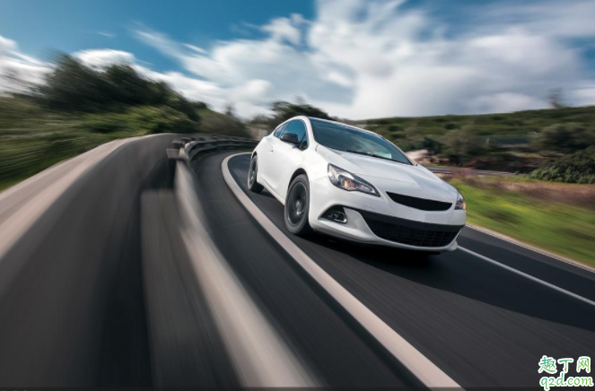 经常拉高转速对发动机有什么影响 汽车高速怎样降低转速