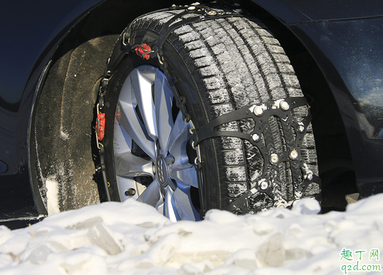 suv防滑链铁的好还是橡胶的好 车轮防滑链买钢条还是牛筋的