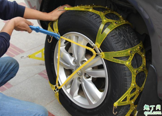 suv防滑链铁的好还是橡胶的好 车轮防滑链买钢条还是牛筋的