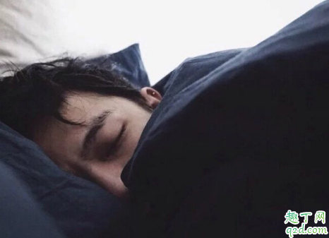 男朋友超过十天不和我见面正常吗 冷淡期和不爱了有什么不同