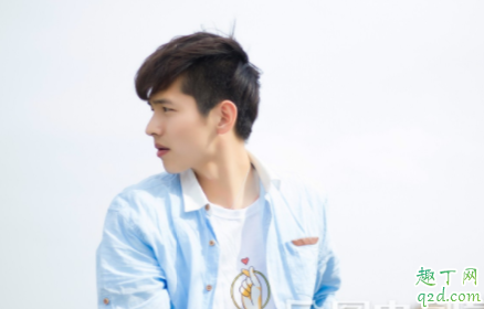 ?想追男神特别自卑怎么办 追男神怎么打开话题