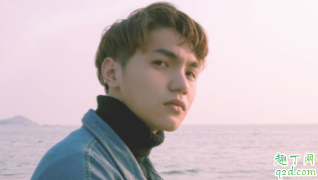 ?想追男神特别自卑怎么办 追男神怎么打开话题