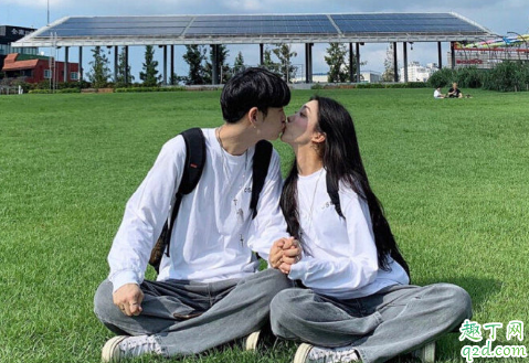 用什么手法让男人快速硬起来 让男人听了能勃起的话