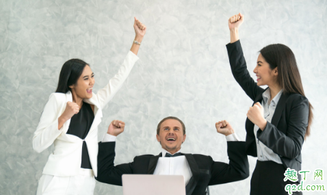 刚毕业大学生先工作还是创业 大学毕业生应该自己创业吗