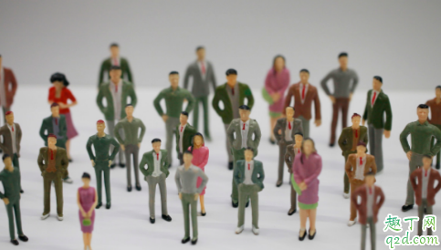 刚毕业大学生先工作还是创业 大学毕业生应该自己创业吗