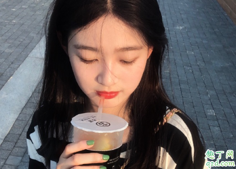 领导在办公室突然抱住我该怎么办 和领导在办公室暧昧好吗