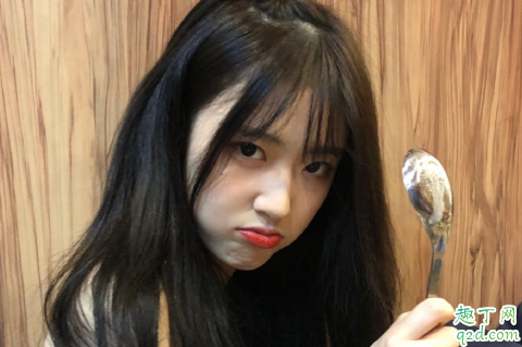 领导在办公室突然抱住我该怎么办 和领导在办公室暧昧好吗