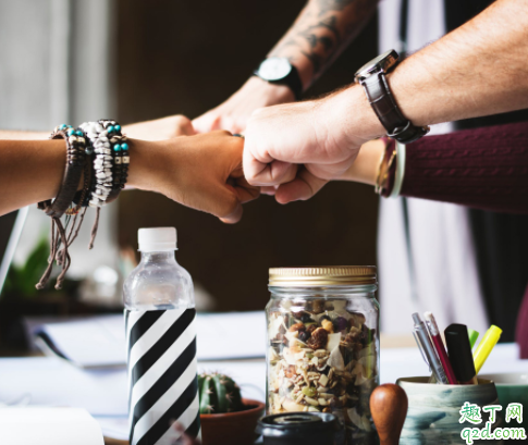 为什么公司都喜欢拉帮结派 公司里拉帮结派怎么办